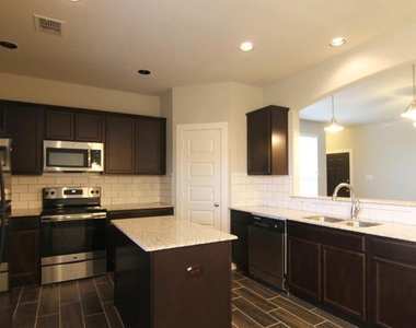 146 Parkgate - Photo Thumbnail 5