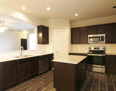 146 Parkgate - Photo Thumbnail 4