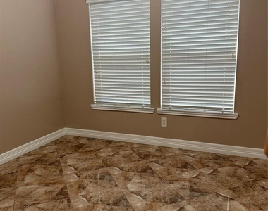 15930 Hidden Crest Drive - Photo Thumbnail 7