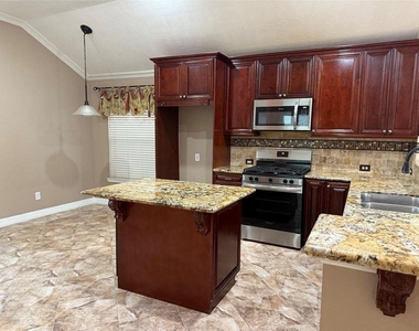 15930 Hidden Crest Drive - Photo Thumbnail 3