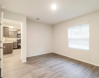 2417 Flathead Drive - Photo Thumbnail 11