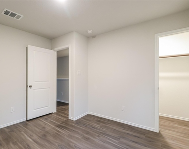2417 Flathead Drive - Photo Thumbnail 7