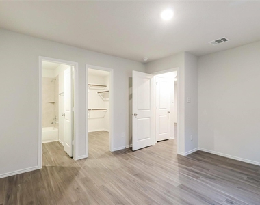 2417 Flathead Drive - Photo Thumbnail 9