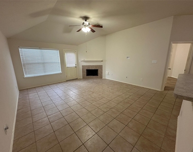 10427 Hamlet Vale Court - Photo Thumbnail 6