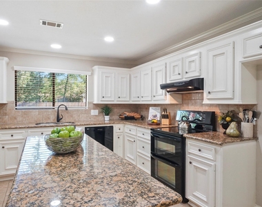 7415 Revelwood Drive - Photo Thumbnail 10