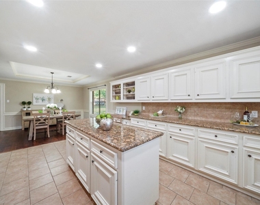 7415 Revelwood Drive - Photo Thumbnail 8