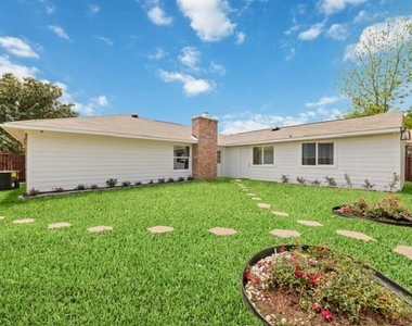 13102 Apple Glen Lane - Photo Thumbnail 5