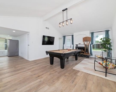 13102 Apple Glen Lane - Photo Thumbnail 9