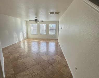 4330 Sprangletop Avenue - Photo Thumbnail 2