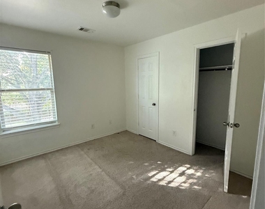 4330 Sprangletop Avenue - Photo Thumbnail 10