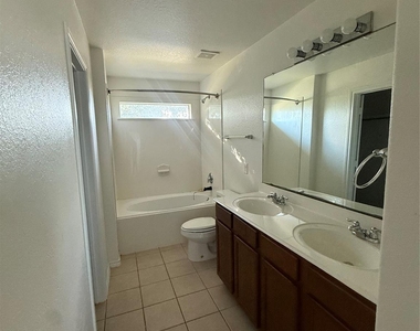 4330 Sprangletop Avenue - Photo Thumbnail 9