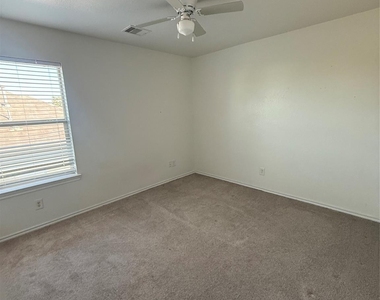 4330 Sprangletop Avenue - Photo Thumbnail 11