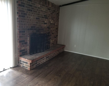 8002 Knightwood Forest Drive - Photo Thumbnail 7