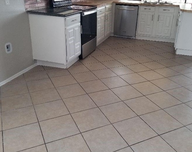 8002 Knightwood Forest Drive - Photo Thumbnail 8