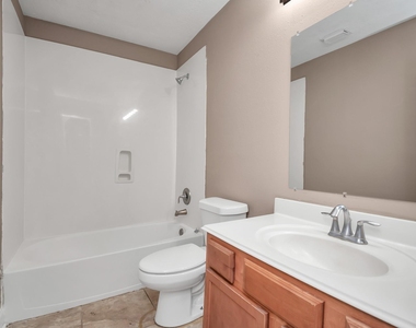 1914 Lenora Court - Photo Thumbnail 34
