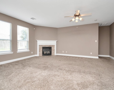1914 Lenora Court - Photo Thumbnail 5