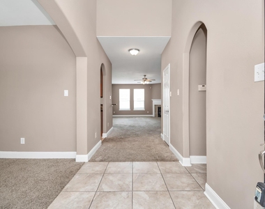 1914 Lenora Court - Photo Thumbnail 2