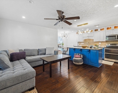 1880 White Oak Dr Drive - Photo Thumbnail 2