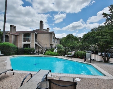 1880 White Oak Dr Drive - Photo Thumbnail 15