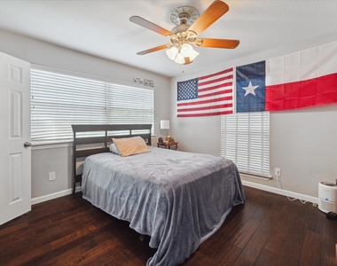 1880 White Oak Dr Drive - Photo Thumbnail 10