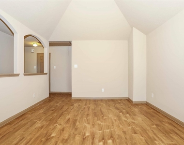 18923 Treviso Terrace Drive - Photo Thumbnail 10