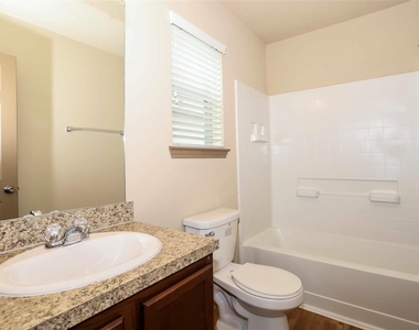 18923 Treviso Terrace Drive - Photo Thumbnail 13