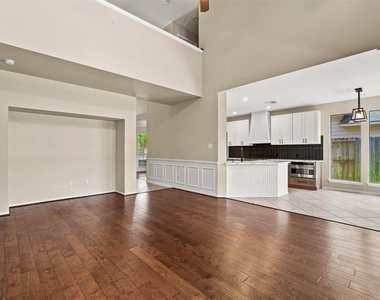 5526 Walnut Glen Lane - Photo Thumbnail 10