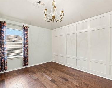 5526 Walnut Glen Lane - Photo Thumbnail 21