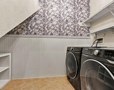 5526 Walnut Glen Lane - Photo Thumbnail 11