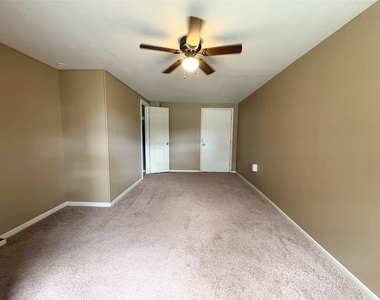 4503 Rattan Avenue - Photo Thumbnail 7