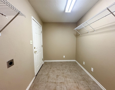 4503 Rattan Avenue - Photo Thumbnail 12