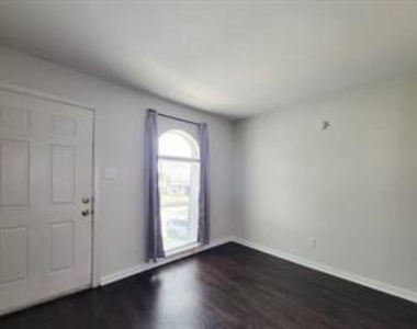 101 Brookside Lane - Photo Thumbnail 3