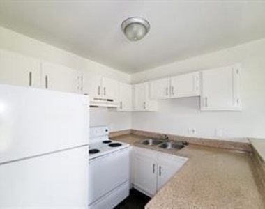 101 Brookside Lane - Photo Thumbnail 11