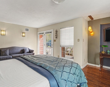 2205 Mission Street - Photo Thumbnail 9