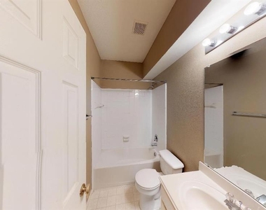 1410 Chesterpoint Drive - Photo Thumbnail 10