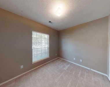 1410 Chesterpoint Drive - Photo Thumbnail 9