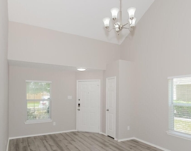 7318 Cypress Prairie Drive - Photo Thumbnail 2