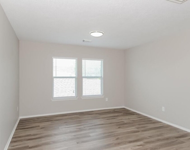 7318 Cypress Prairie Drive - Photo Thumbnail 11