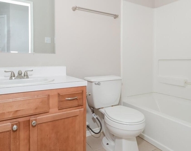 7318 Cypress Prairie Drive - Photo Thumbnail 13
