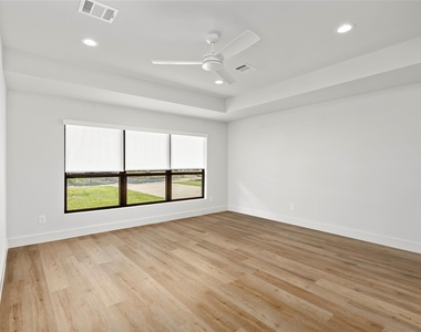 9606 Pine Lake Drive - Photo Thumbnail 14