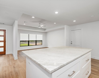 9606 Pine Lake Drive - Photo Thumbnail 13