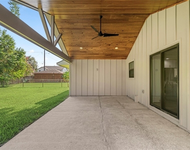 9606 Pine Lake Drive - Photo Thumbnail 33