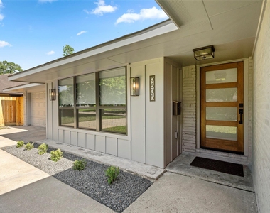 9606 Pine Lake Drive - Photo Thumbnail 3