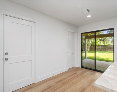 9606 Pine Lake Drive - Photo Thumbnail 8