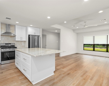 9606 Pine Lake Drive - Photo Thumbnail 10
