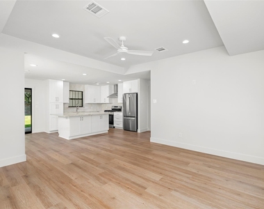 9606 Pine Lake Drive - Photo Thumbnail 17