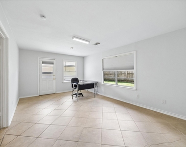 4901 Valerie Street - Photo Thumbnail 9