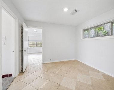 4901 Valerie Street - Photo Thumbnail 7