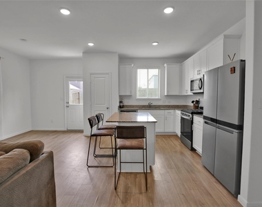 234 Pine Cavern Drive - Photo Thumbnail 8