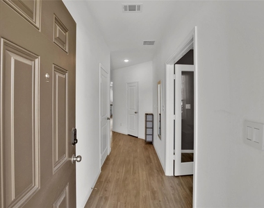 234 Pine Cavern Drive - Photo Thumbnail 4